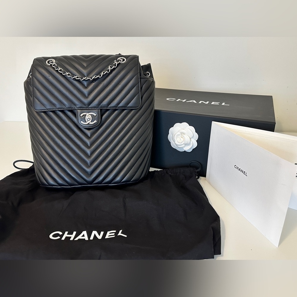 Chanel Black Chevron Quilted Lambskin Leather Large Urban Spirit Backpack